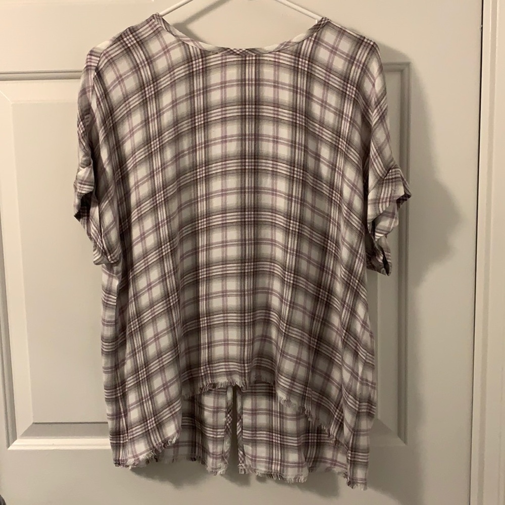 CLOTH & STONE super soft, back button up top NWOT